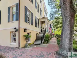 Pristine Savannah Penthouse in Ideal Historic District