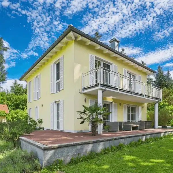 AMAZING RETREAT WITH MAIN HOUSE PLUS GUEST HOME AND CABIN