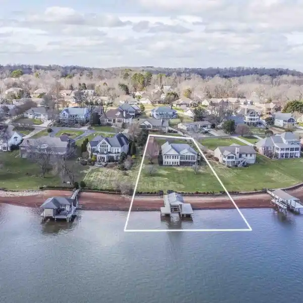 PRIME TELLICO VILLAGE LAKEFRONT PROPERTY
