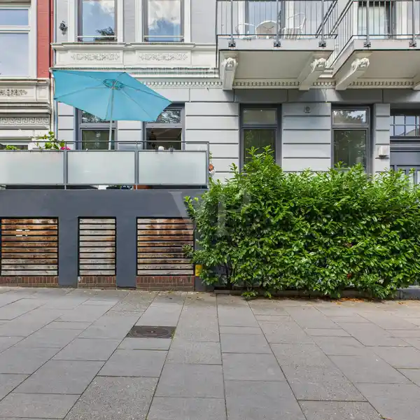 MODERNIZED APARTMENT IN A HISTORIC BUILDING