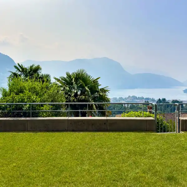 TERRACED LAKE VIEW VILLA WITH PRIVATE GARDEN