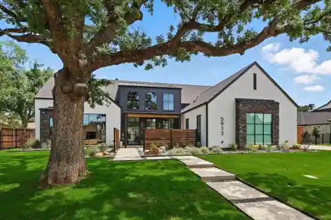 Single-story Smart Home with Pickleball Court