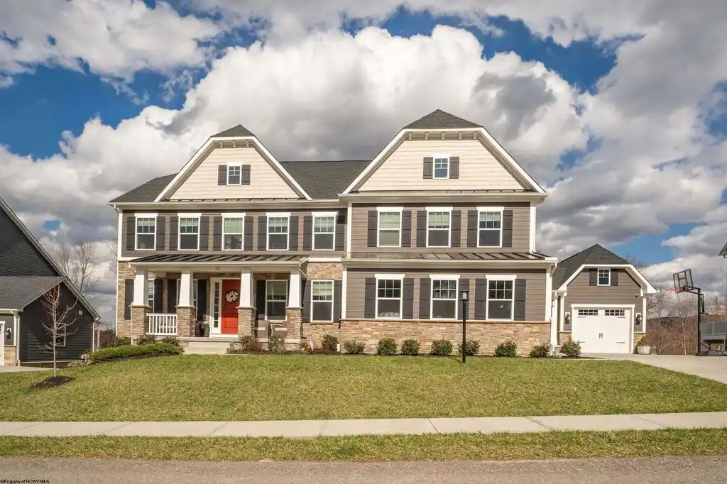 Exquisite Home in an Amazing Setting