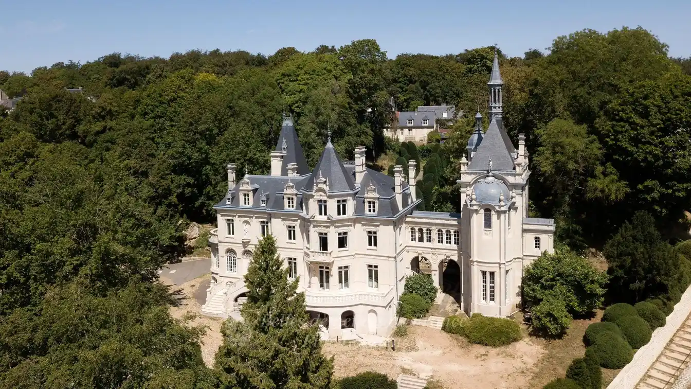 Chateau De Jonval