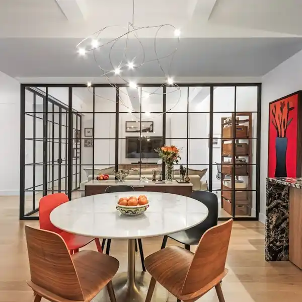 MINT-CONDITION RESIDENCE IN A PRIME COOPERATIVE