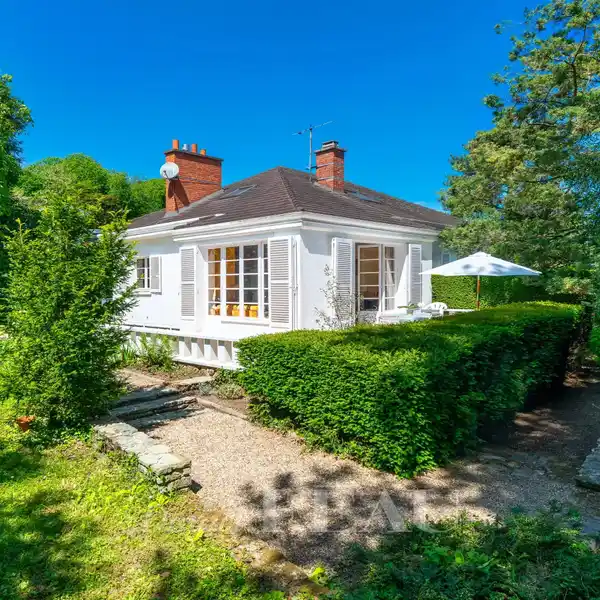 EXCEPTIONAL PROPERTY WITH PLENTY OF CHARM