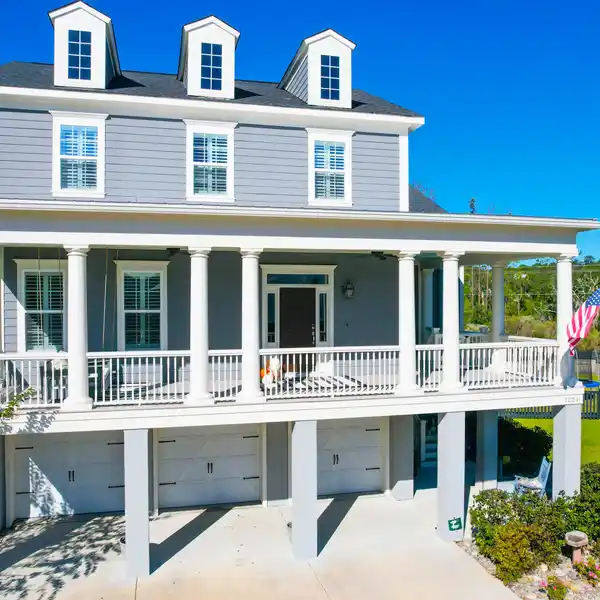 LUXURY ESTATE IN PRESTIGIOUS STRATTON BY THE SOUND