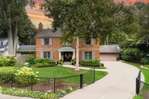 Outstanding Farms Colonial