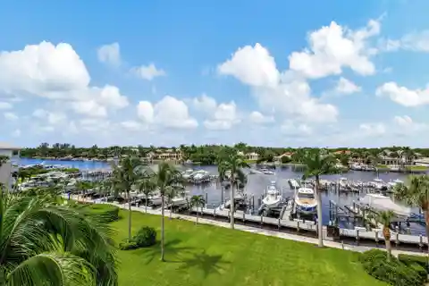 Penthouse Overlooking Bay Colony's Private Marina