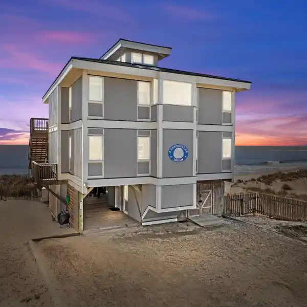 "SEAING" IS BELIEVING - A COASTAL MASTERPIECE