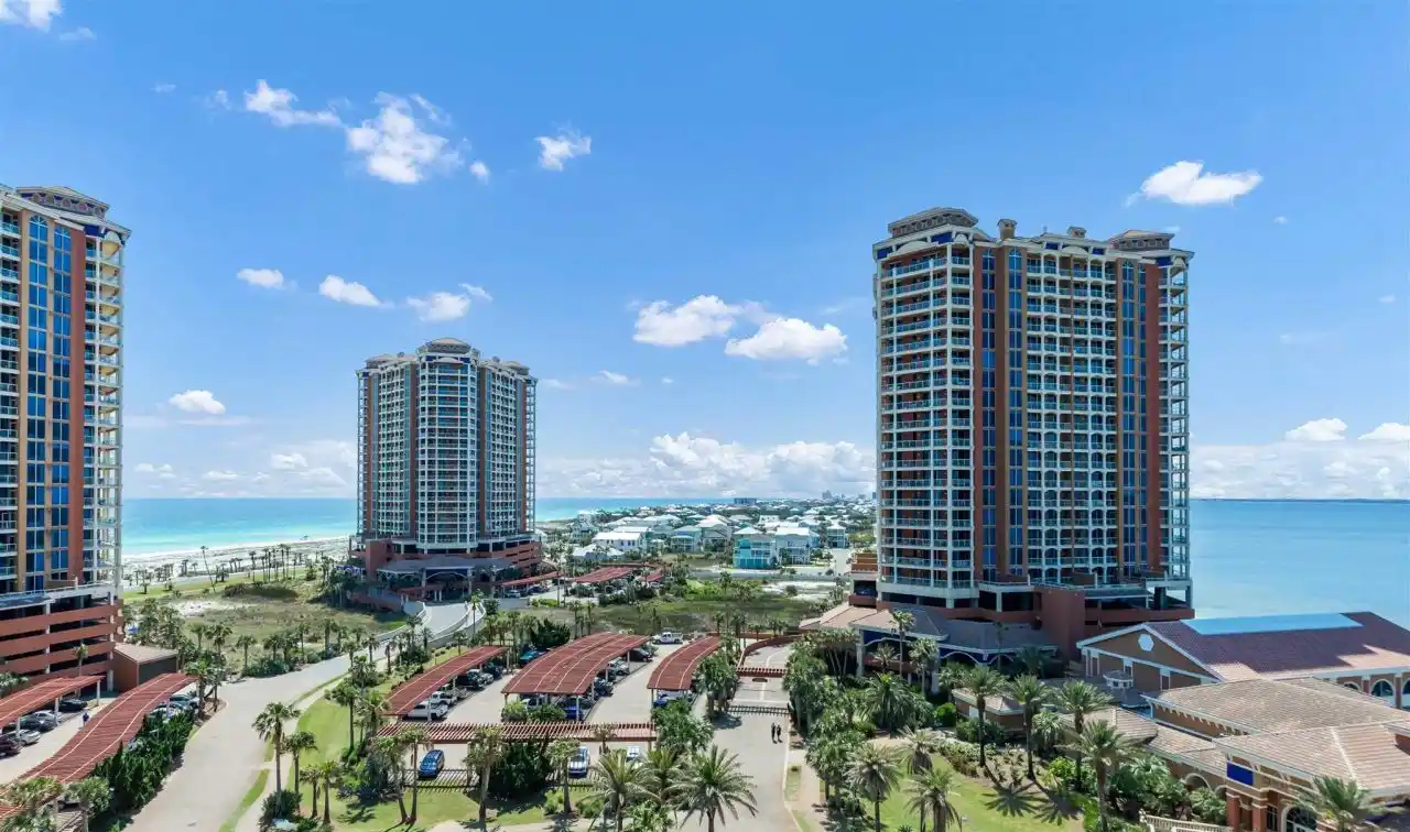 Gorgeous Completely Renovated Unit