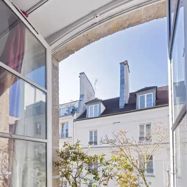 RENOVATED 17TH-CENTURY GEM WITH TERRACE