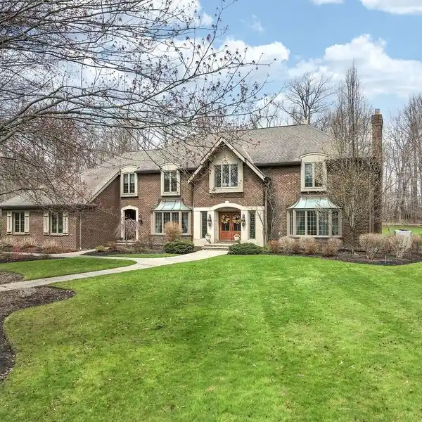 EXTRAORDINARY EQUESTRIAN ESTATE