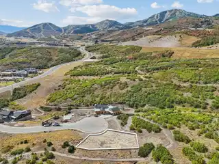 Remarkable Property in the Esteemed Capricorn Subdivision