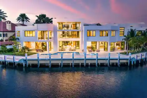 Modern Malibu-inspired Sanctuary Point Estate