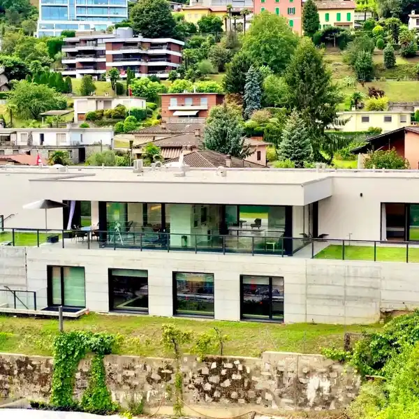 MODERN HOME WITH GORGEOUS VIEW