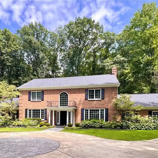 ABSOLUTELY BEAUTIFUL UPDATED TRADITIONAL COLONIAL HOME