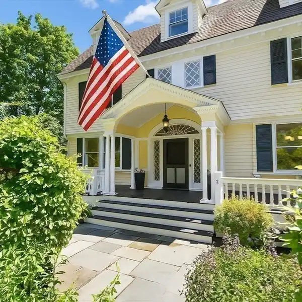 RARE ARCHITECTURAL GEM IN MUNROE HILL