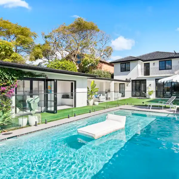 CLASSIC-CONTEMPORARY ELEGANCE MEETS HOLLYWOOD HILLS VIBES