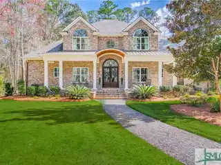 Timeless Elegance with an Abundance of Space