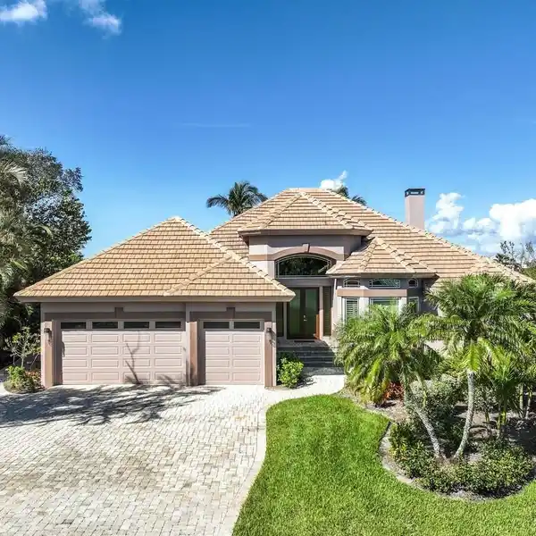 SPECTACULAR HOME WITH INCREDIBLE WATER VIEWS