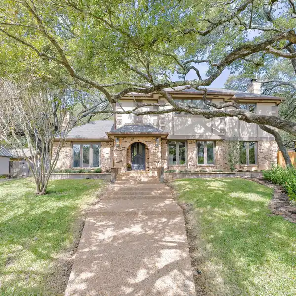 CONVENIENT AUSTIN LIVING MEETS HILL COUNTRY CHARM IN WESTLAKE