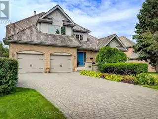 Immaculate Home in Prestigious Credit Mills