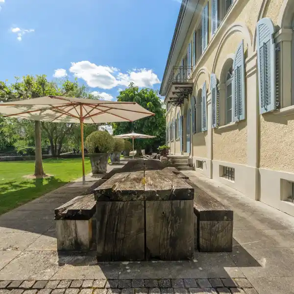 COMPLETELY RENOVATED INDUSTRIALIST'S VILLA