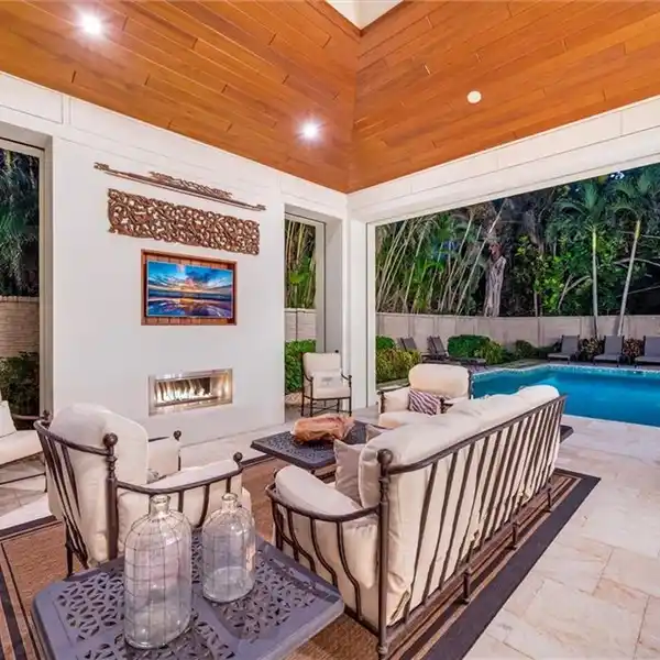 PICTURE-PERFECT SINGLE-STORY HOME IN THE MOORINGS