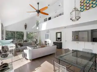 Rental Home Atop Scenic Quadrant Hill