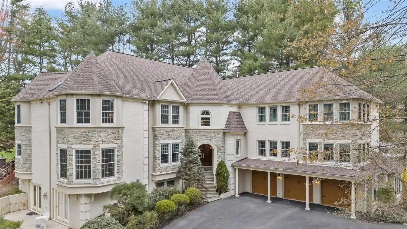 Stately Home on over Three Acres