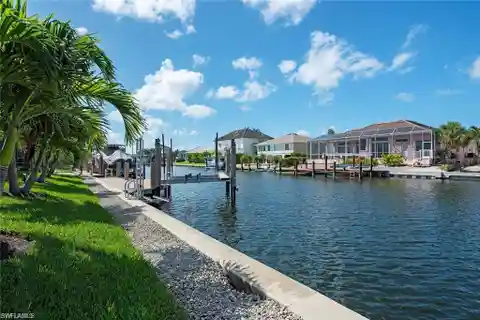 Unparalleled Luxury and Comfort on a Wide Canal