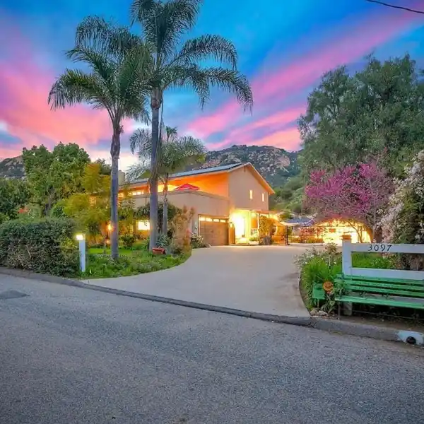 BEAUTIFUL HOME IN A PEACEFUL SETTING