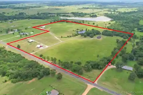 Expansive Oklahoma Ranch Estate