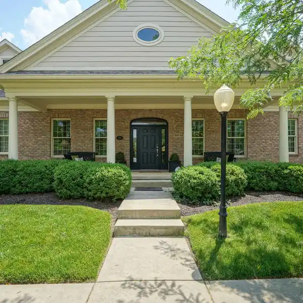 IMMACULATE VILLA LIVING IN THE CITY'S BEST SECTION