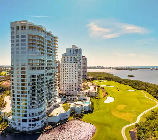 EXCEPTIONAL END UNIT WITH EXPANSIVE VIEWS