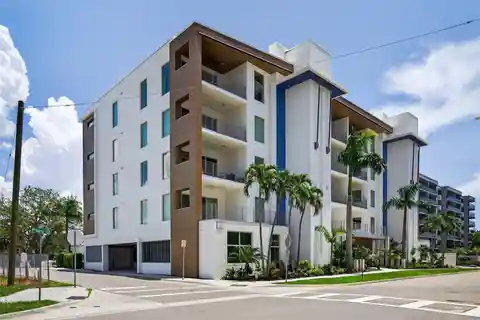 Privacy and Style in the Heart of Downtown Sarasota