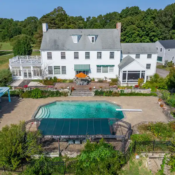 ICONIC ESTATE WITH BREATHTAKING VIEWS