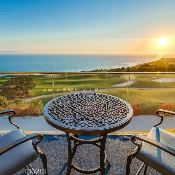 MAGNIFICENT PENTHOUSE CONDO