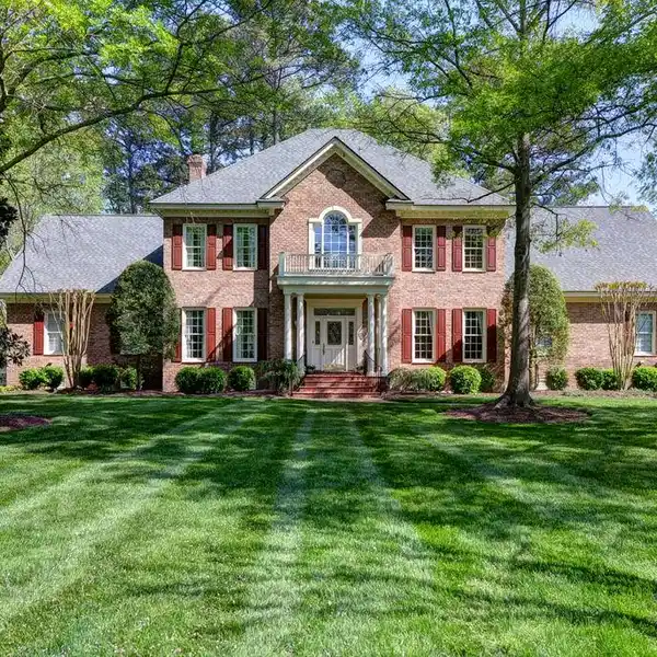 STATELY AND SUMPTUOUS RETREAT