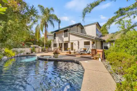 Architecturally Inspired Estate in a Private Setting