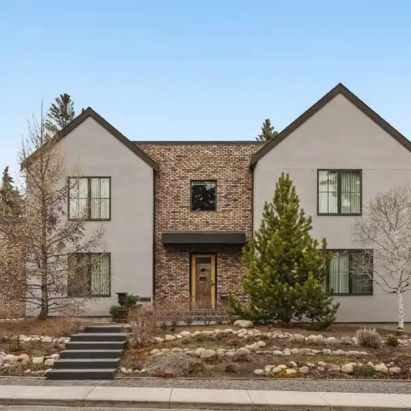 EXCEPTIONAL ESTATE HOME IN UPPER MOUNT ROYAL