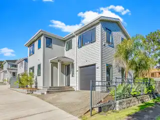 Contemporary Comfort in Prime Location
