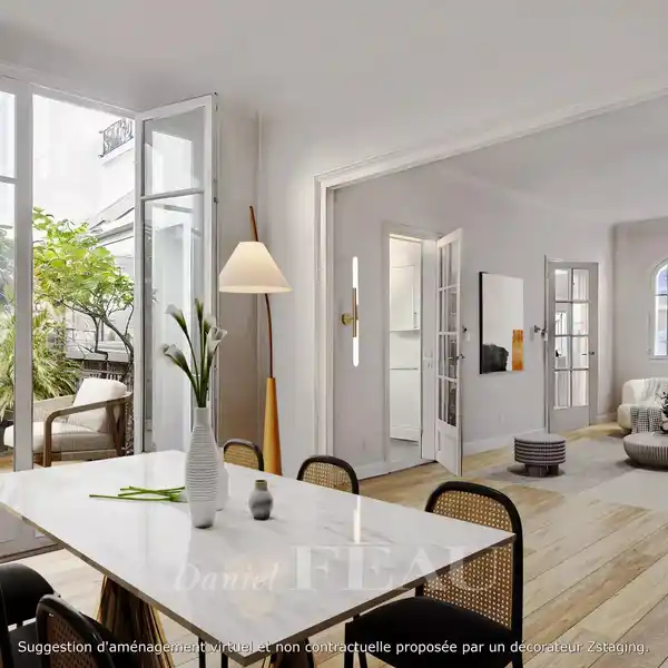 FOUR-STORY RESIDENCE ON A PRIVATE STREET