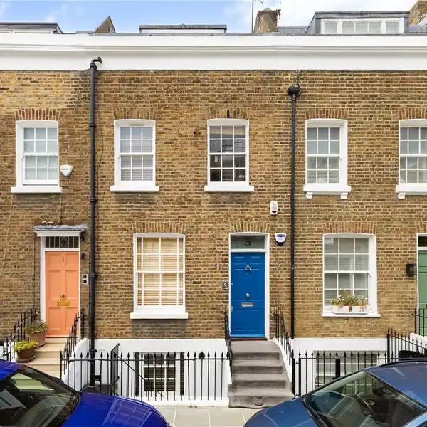 CHARMING VICTORIAN TERRACED FREEHOLD HOUSE