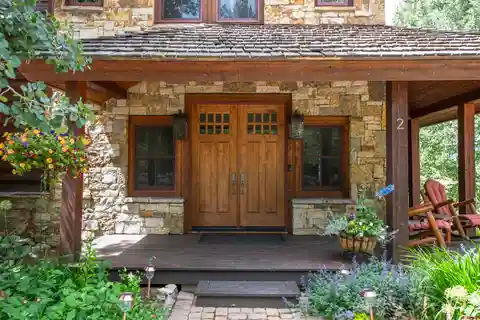 Exceptional Home on 4.2 Acres in Prestigious Overlook