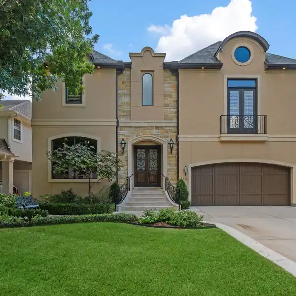 REFINED DESIGN WITH EXCEPTIONAL FUNCTIONALITY