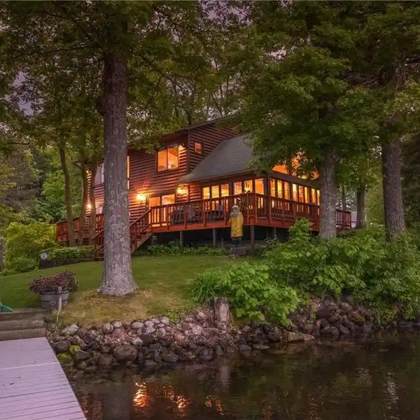 EXCEPTIONAL PROPERTY ON BALSAM LAKE