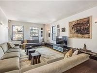LOVELY APARTMENT WITH TIMELESS DESIGN