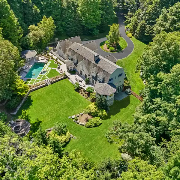 QUINTESSENTIAL NEW ENGLAND RETREAT
